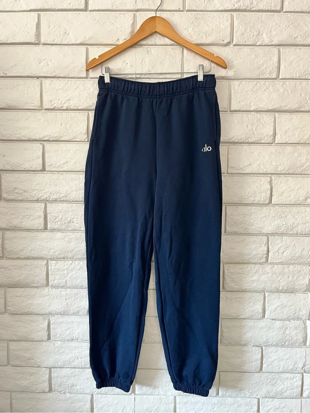 ALO Yoga Navy Blue Jogger Accolade Sweatpants Size Medium